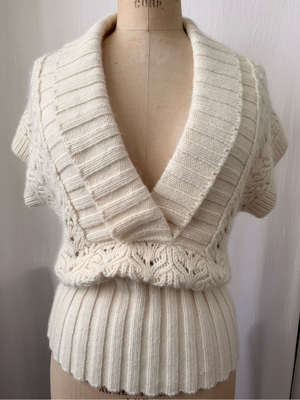 Ann Taylor, Angora blend, Shawl Collar, Cable Knit, Short Sleeve Sweater, sz XS
